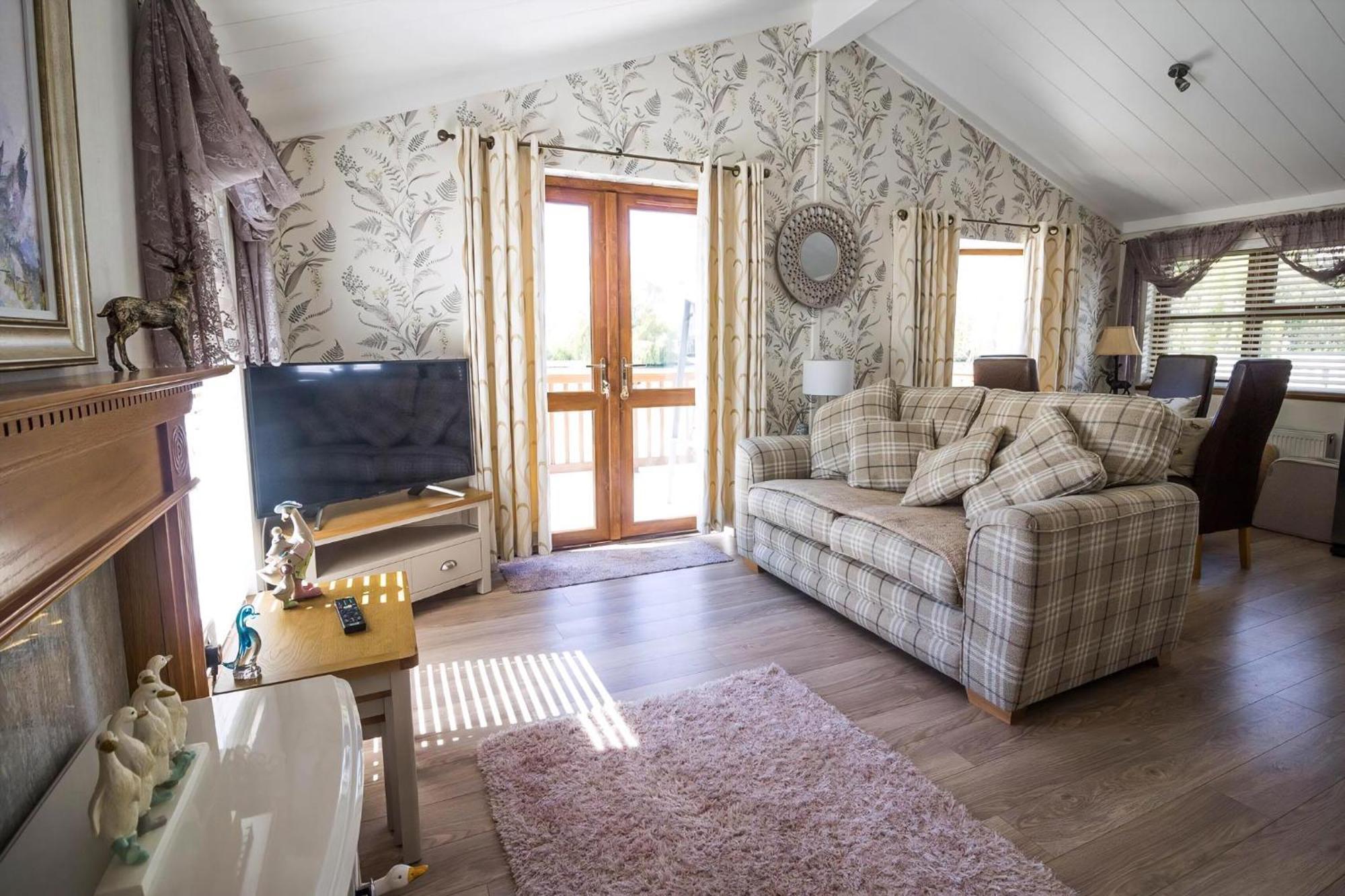 Stunning Lodge With Free Wifi For Hire At Carlton Meres In Suffolk Ref 60013M Саксмундхэм Экстерьер фото